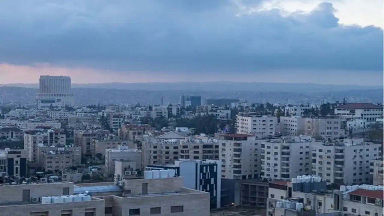 توقعات حالة الطقس في الأردن يوم الأحد وتأثيرات المنخفض الجوي المرتقب